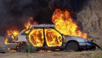 В Черкасской области силовики задержали бывшего полицейского, который сжег автомобиль коллеги. Оборотень в погонах стал участником ОПГ