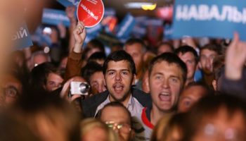 В России всколыхнули многотысячные митинги