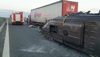 В Румынии микроавтобус с украинцами врезался в грузовик. Число жертв увеличилось: женщина умерла в больнице