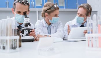 Зеленский продлил действие соглашения об обмене опытом учёных Украины и США