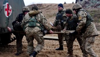 Боевики на Донбассе ранили украинского бойца