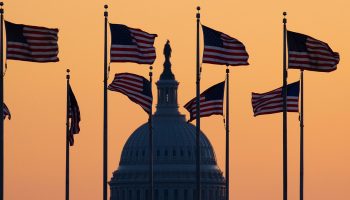 Под санкциями США находятся 134 украинца — Данилов после заседания СНБО