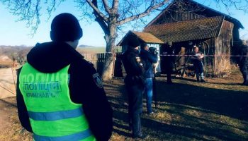 На Буковине мужчина зарубил топором жену и задушил верёвкой 1,5-летнюю дочь. Ему дали пожизненное