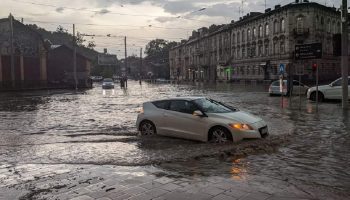 Львов из-за грозы и бури остался без света